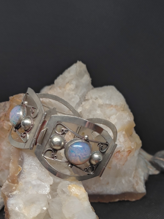 Hecho En Mexico Jewelry - Hecho En Mexico Silver Opalescene Cabachon Panel Bracelet -